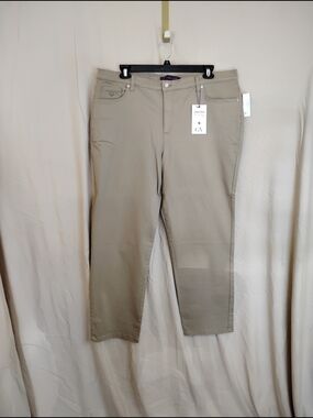 Gloria Vanderbilt Beige/Tan Casual Pants with Purple Brand Tag